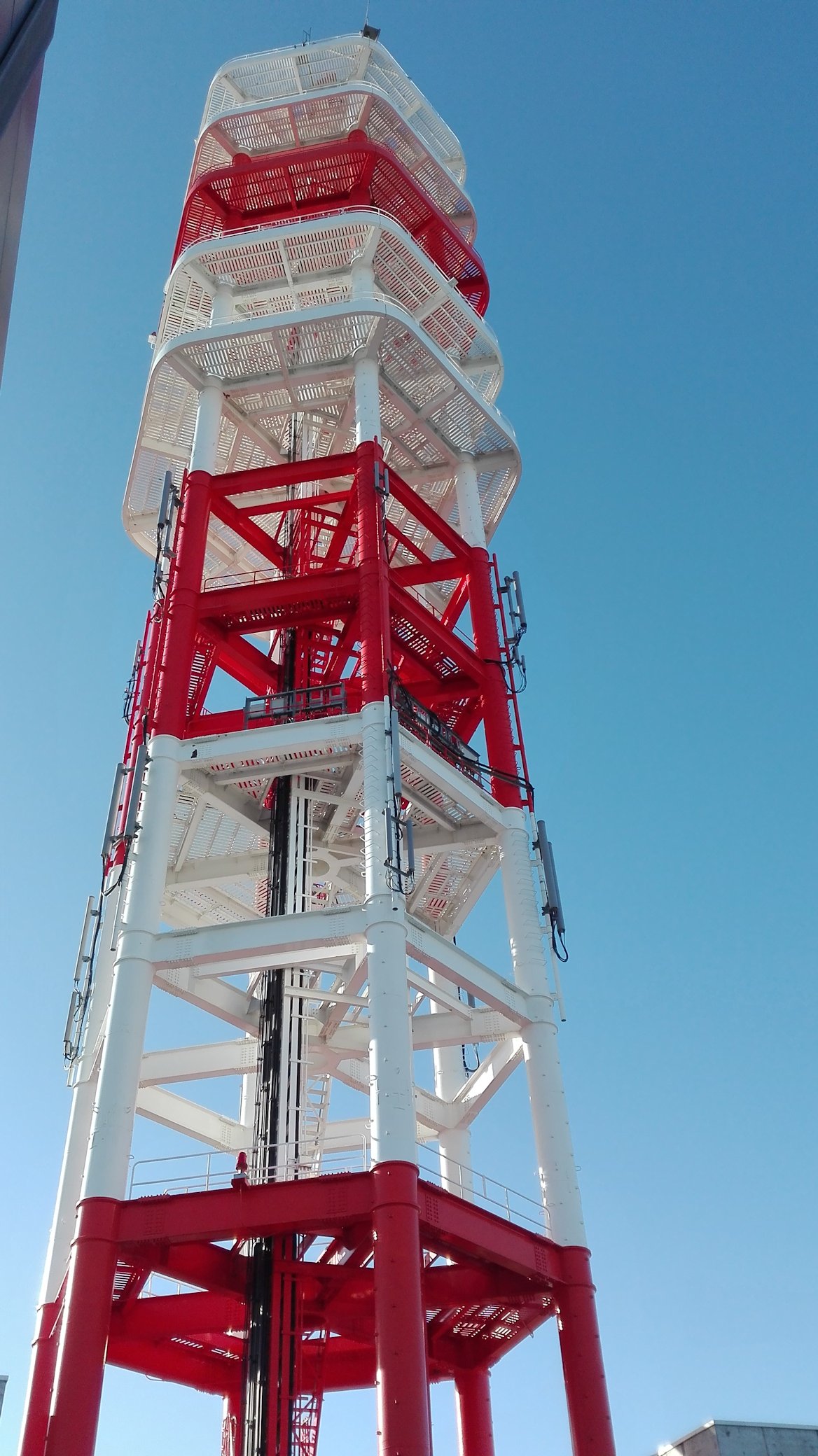 �ԋ߂��猩���S���̊O��